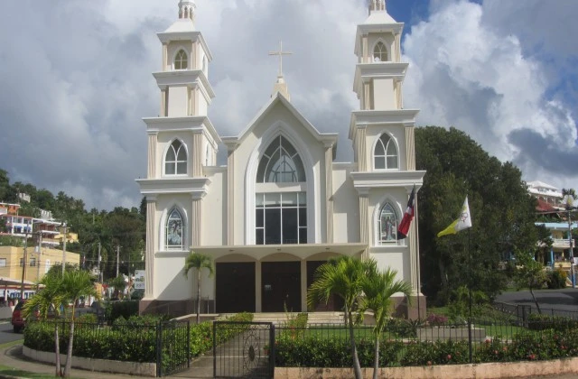 Santa Barbara de Samana Iglesia